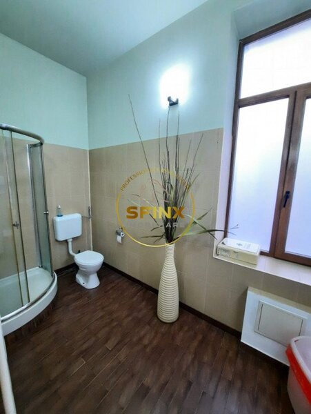 Piata Romana Spatiu comercial parter inalt cu intrare separata, Piata Romana
